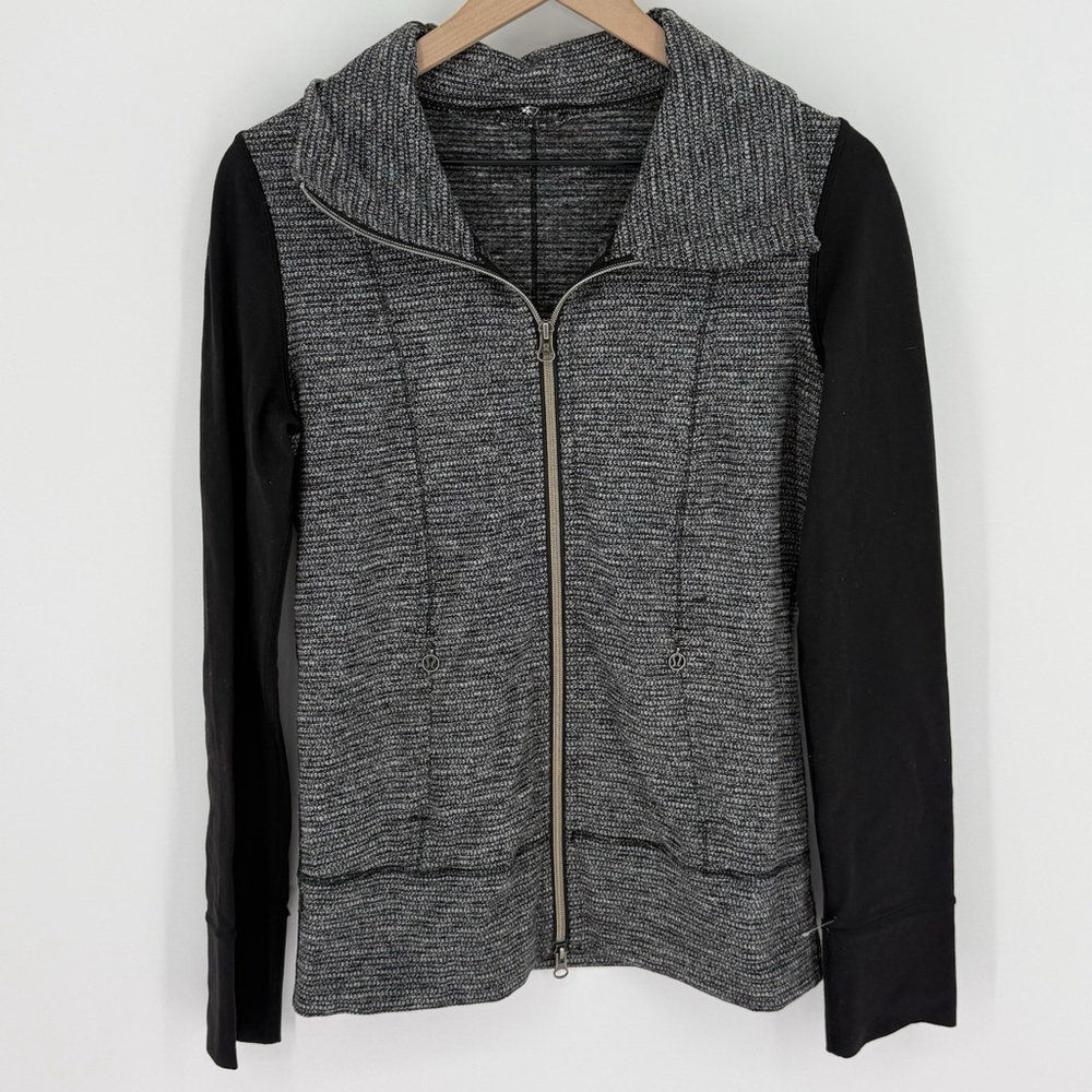 Lululemon Daily Yoga Jacket Denim Polar Haze / Black Full Zip size 6